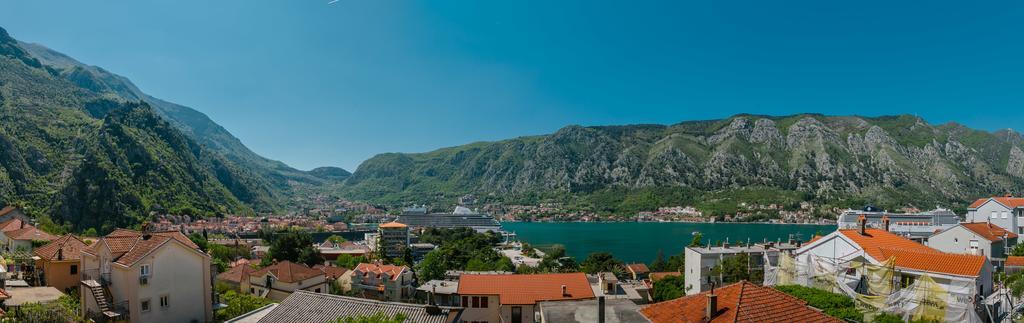 Apartments Feniks Kotor Exteriör bild