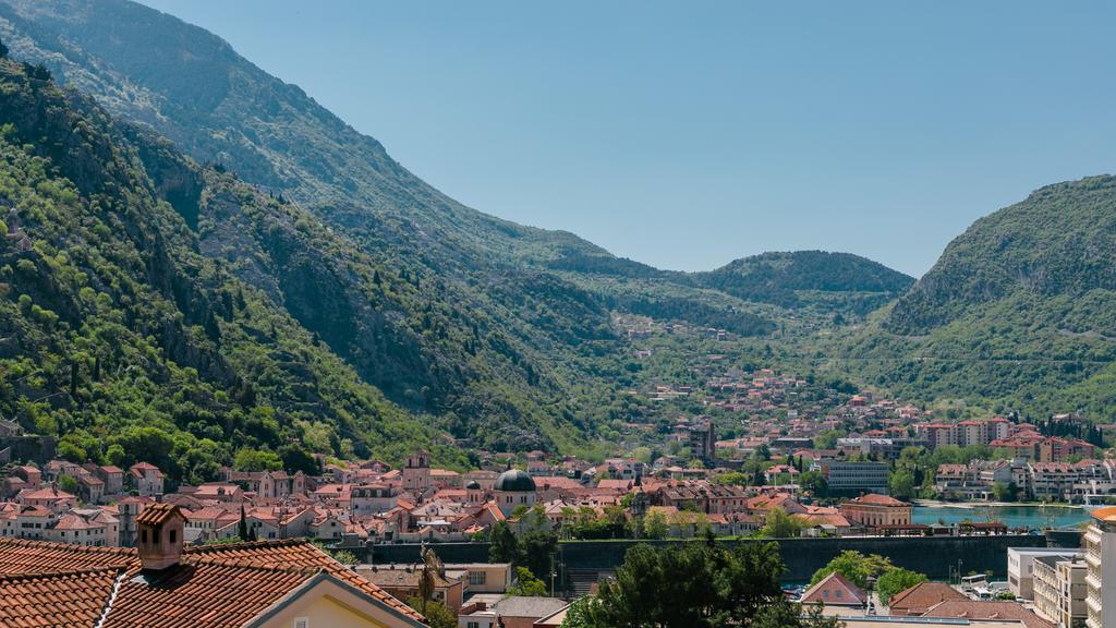 Apartments Feniks Kotor Exteriör bild